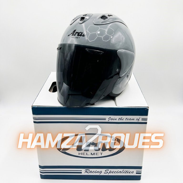 03f7375a-0d80-49bd-9b47-6c156dc43703 Casque Moto Arai Helmet - Gris Nardo – Image 1
